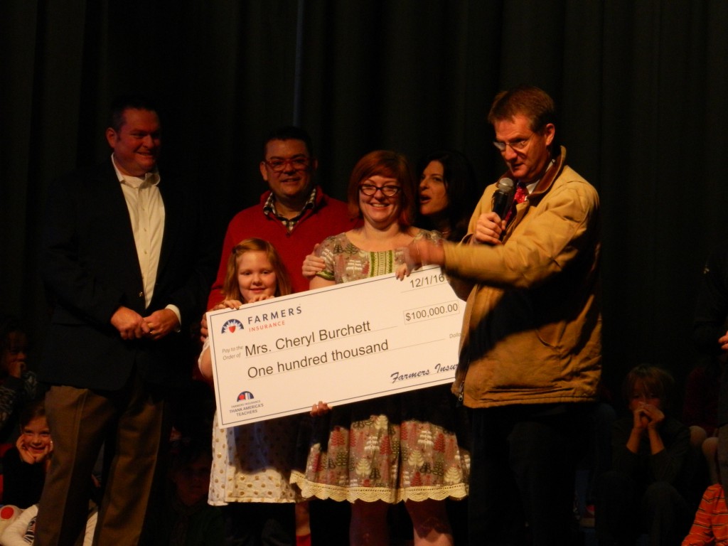 Cheryl Burchett, Farmers Insurance Grant, Dec 1, 2016 - with Mayor Burchett